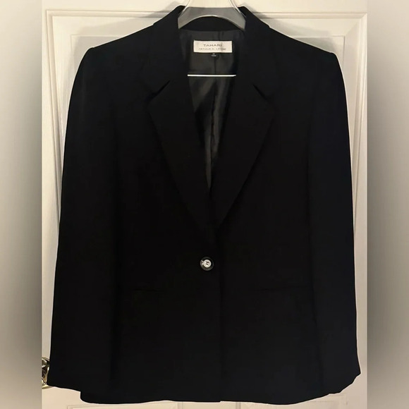 NWT Tahari Women’s Black Three Piece Suit Size 14 - Picture 4 of 14